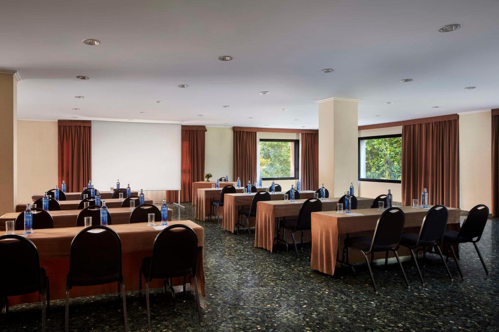 Nh Ciudad De Cuenca Hotel Cuenca  Ngoại thất bức ảnh