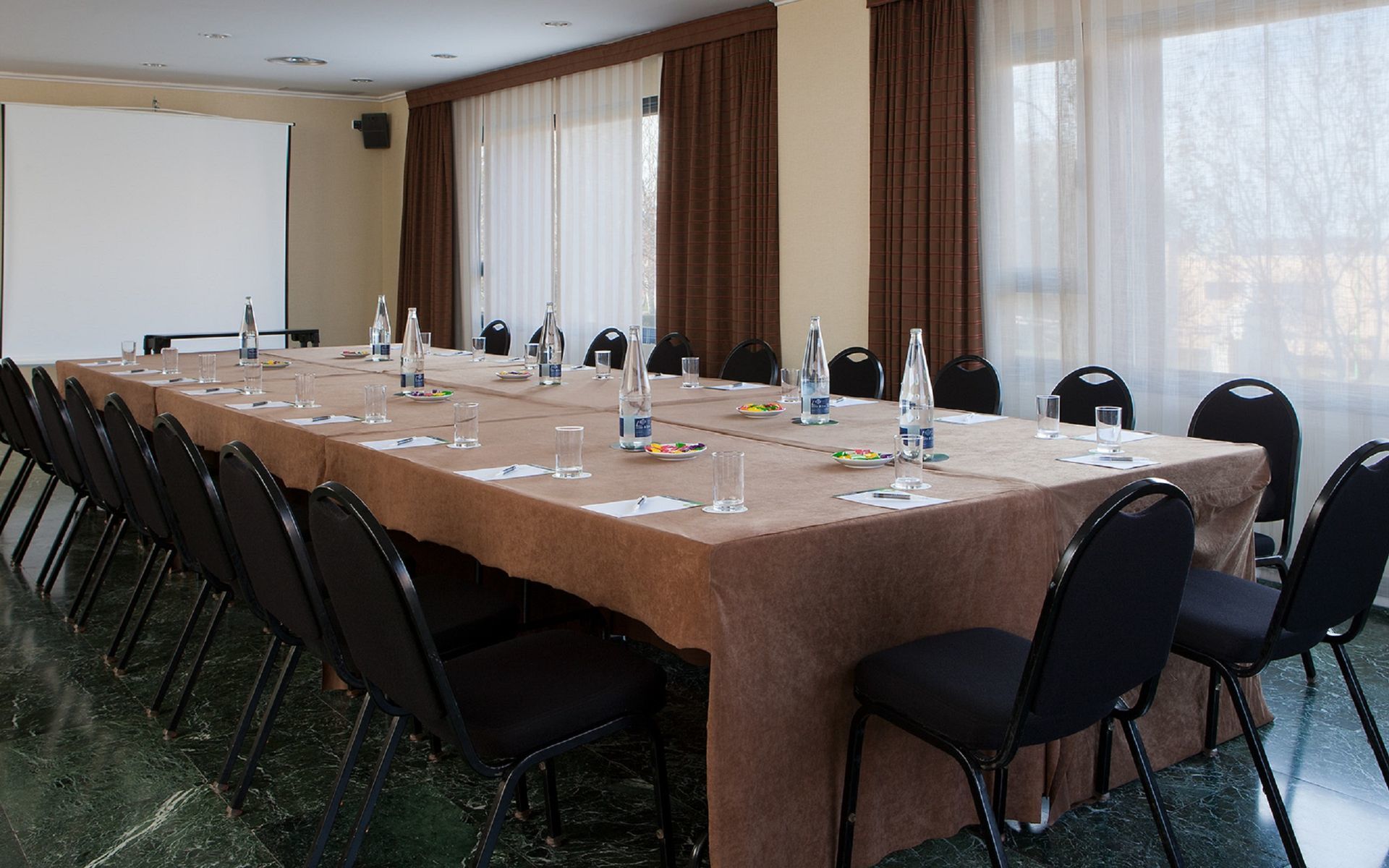 Nh Ciudad De Cuenca Hotel Cuenca  Ngoại thất bức ảnh