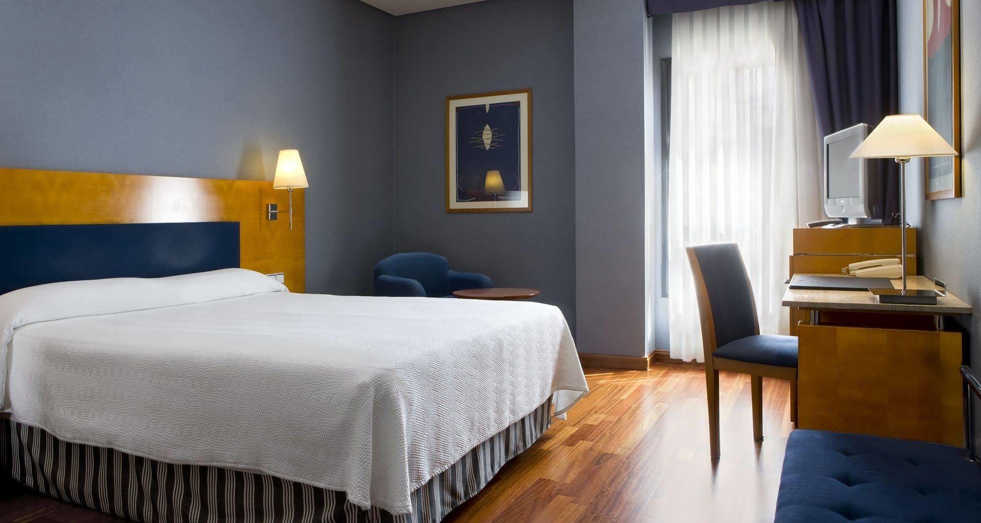 Nh Ciudad De Cuenca Hotel Cuenca  Ngoại thất bức ảnh